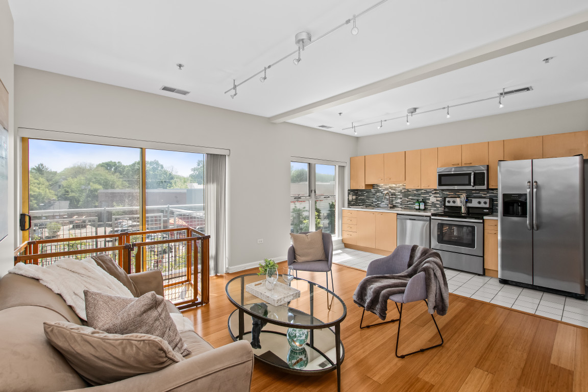 Homes for sale in Evanston, IL | 1210 Chicago Ave, Evanston, IL 60202