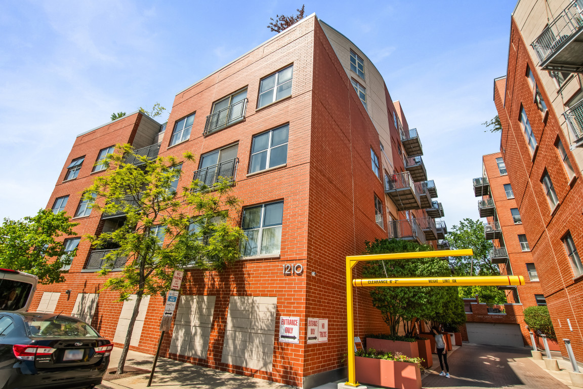 Homes for sale in Evanston, IL | 1210 Chicago Ave, Evanston, IL 60202