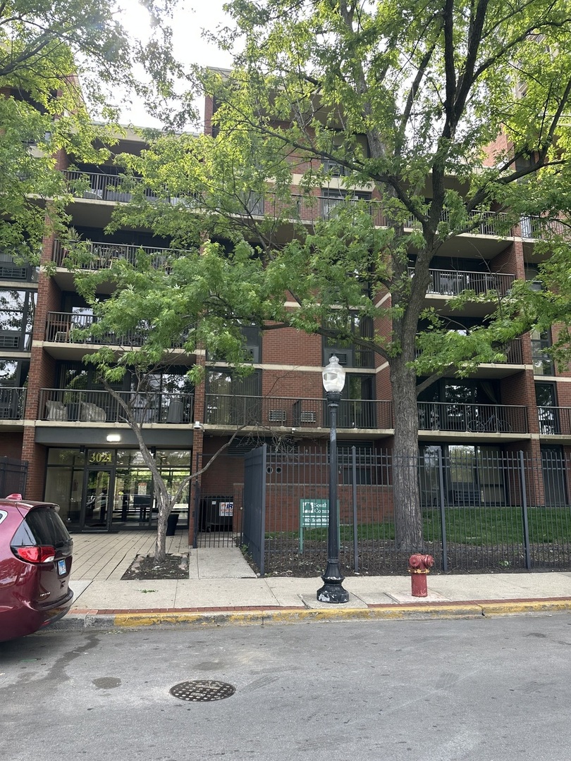 Homes for sale in Chicago, IL | 3021 S Michigan Ave #311, Chicago, IL 60616 | MLS# 12618386