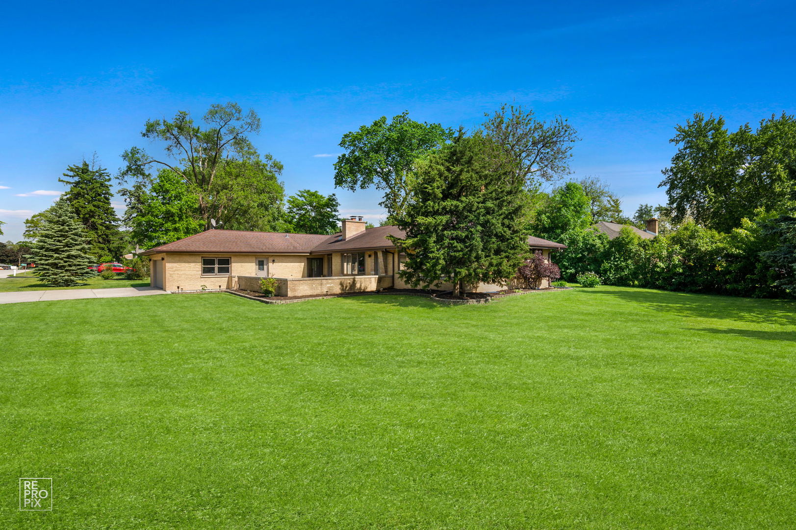 Homes for sale in Bensenville, IL | 16w721 Red Oak St, Bensenville, IL 60106 | MLS# 12619898