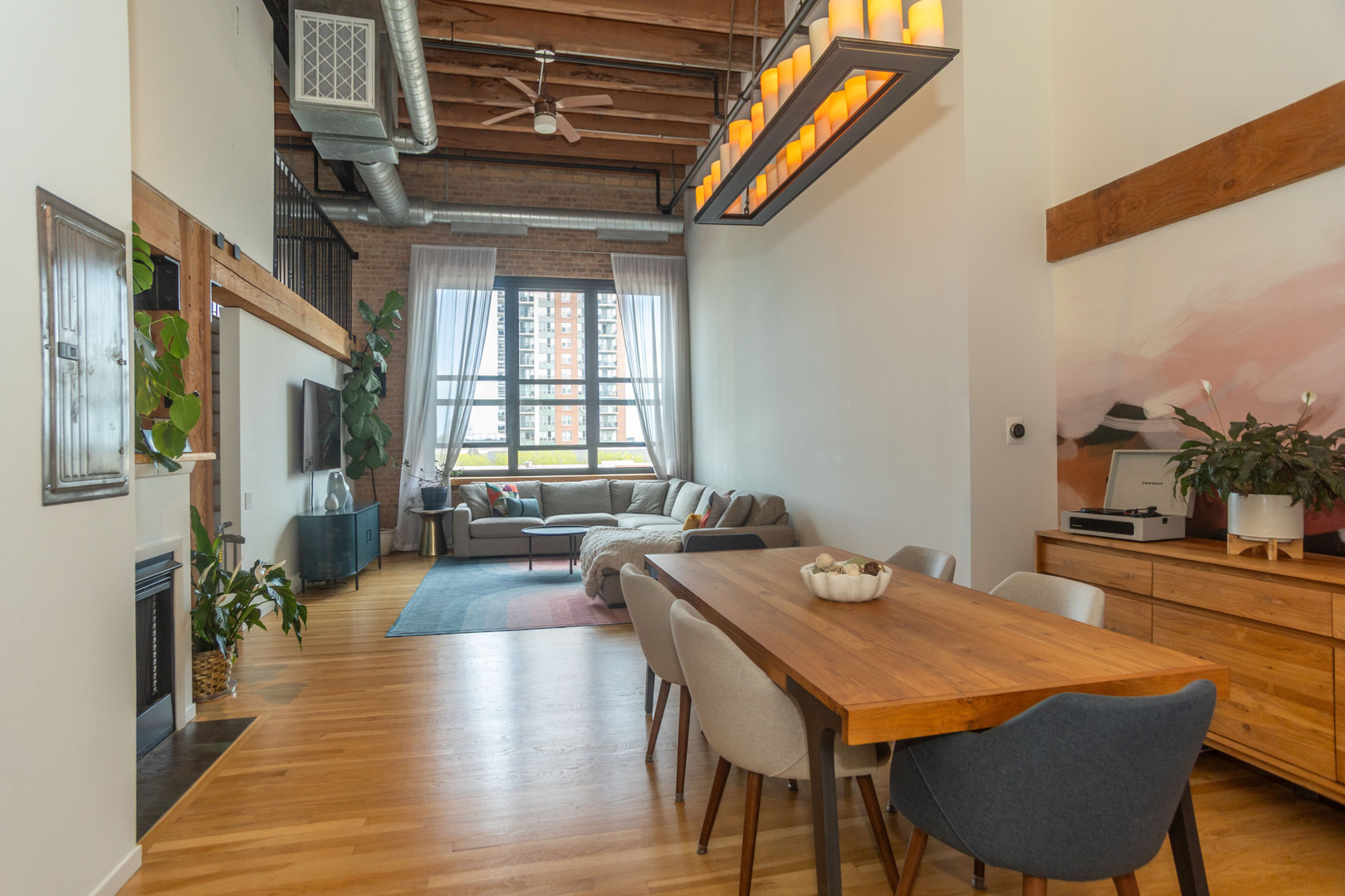 4th image of 1727 S Indiana Ave, Chicago, IL 60616