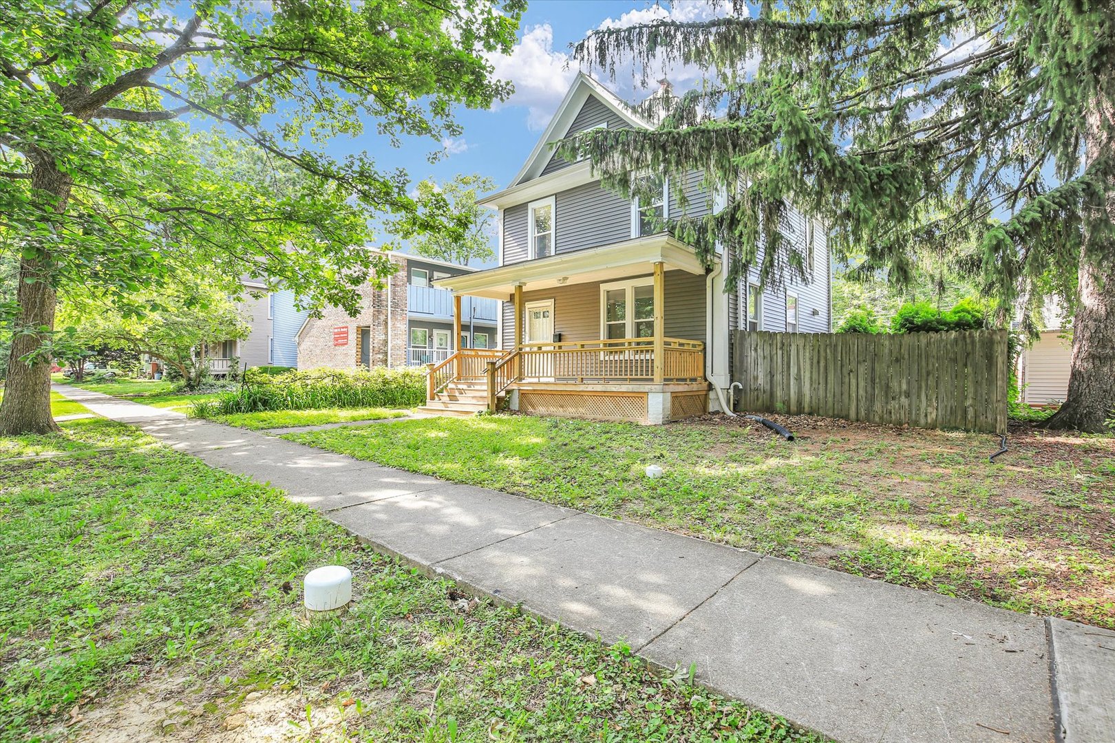 Homes for sale in Champaign, IL | 604 W Healey St, Champaign, IL 61820 | MLS# 12625433