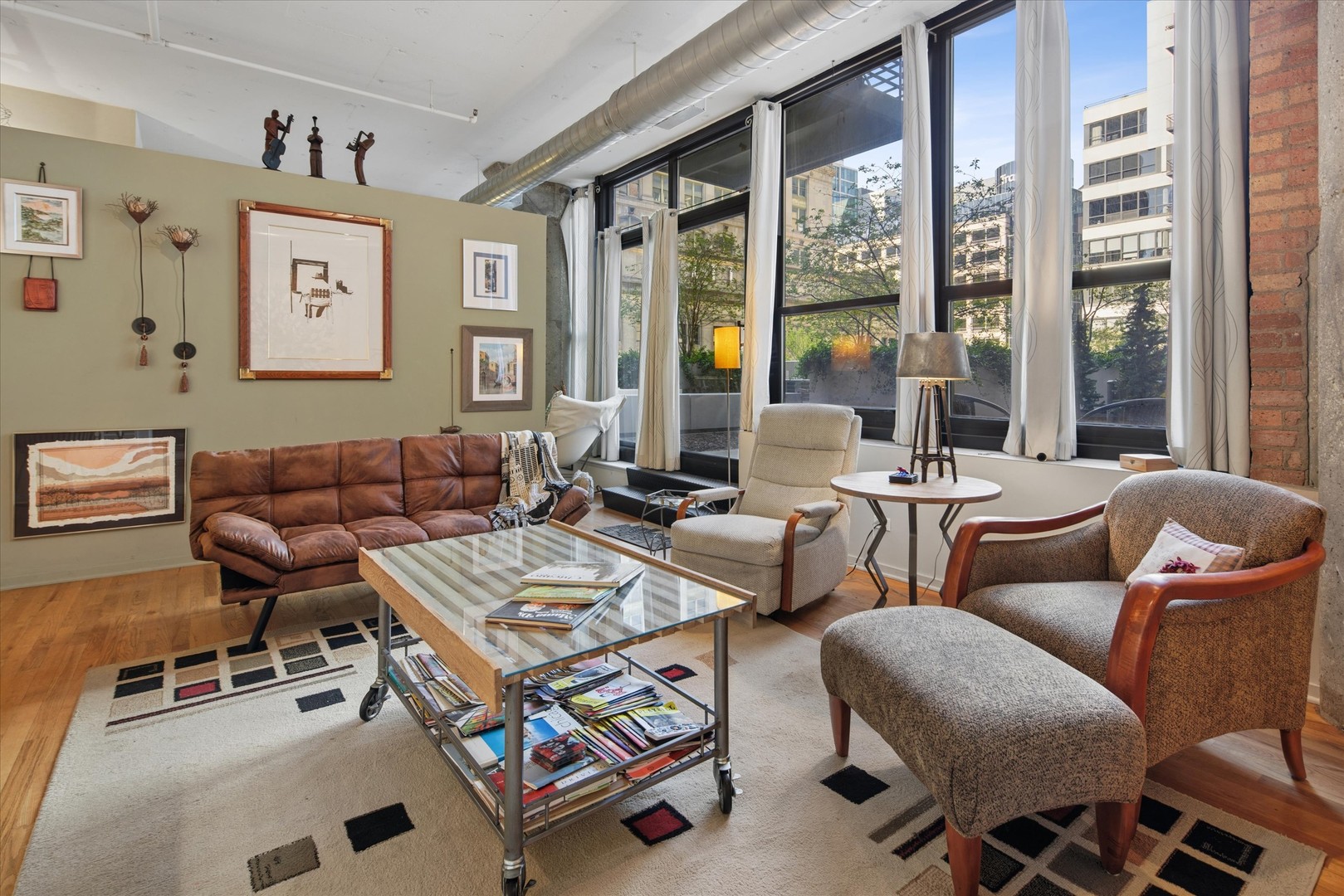 Homes for sale in Chicago, IL | 130 S Canal St #220, Chicago, IL 60606 | MLS# 12625558