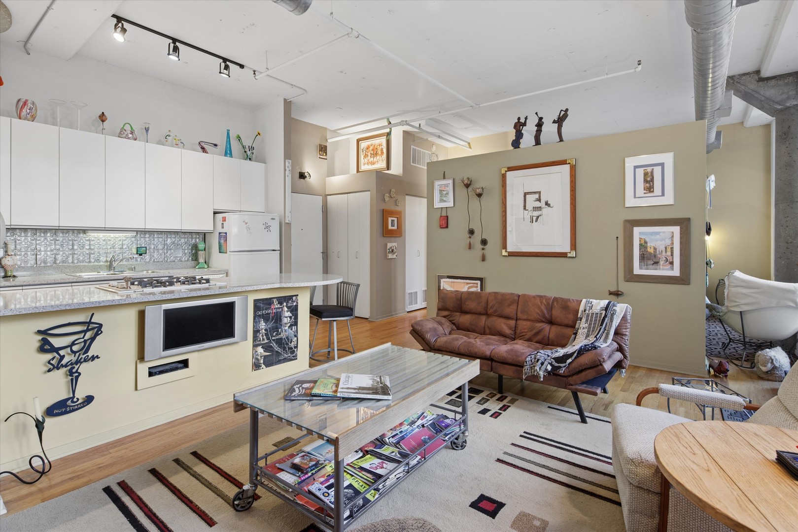 Homes for sale in Chicago, IL | 130 S Canal St #220, Chicago, IL 60606 | MLS# 12625558