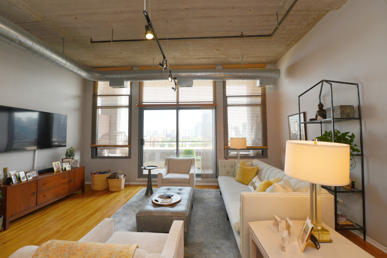 Homes for sale in Chicago, IL | 900 N Kingsbury St, Chicago, IL 60610