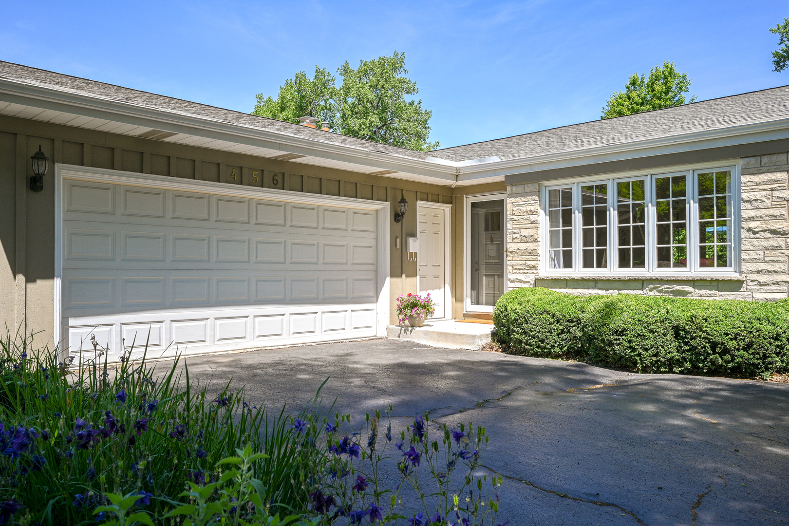 Homes for sale in Glen Ellyn, IL | 456 Fairview Ave, Glen Ellyn, IL 60137 | MLS# 12627684