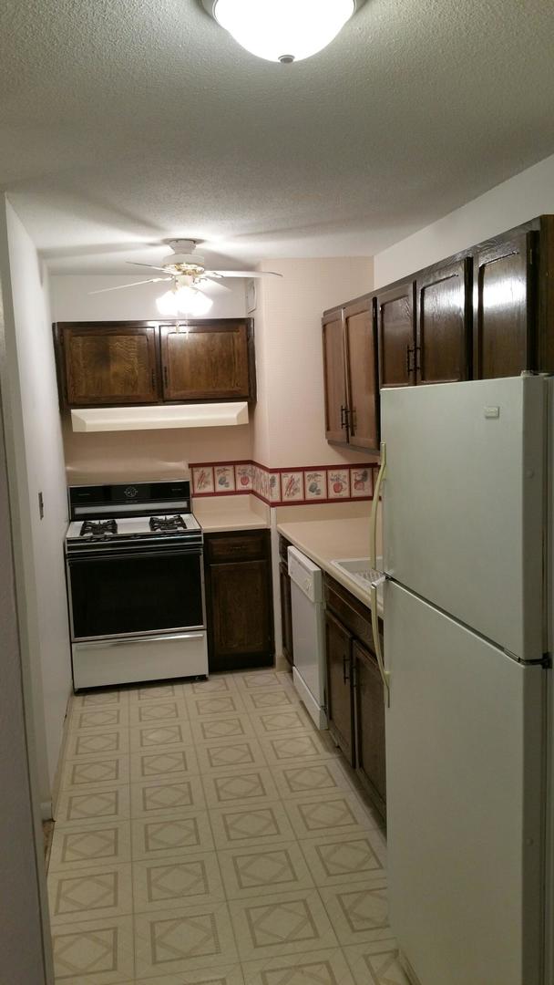 Homes for sale in Lombard, IL | 2200 S Stewart Ave #1C, Lombard, IL 60148 | MLS# 12628063