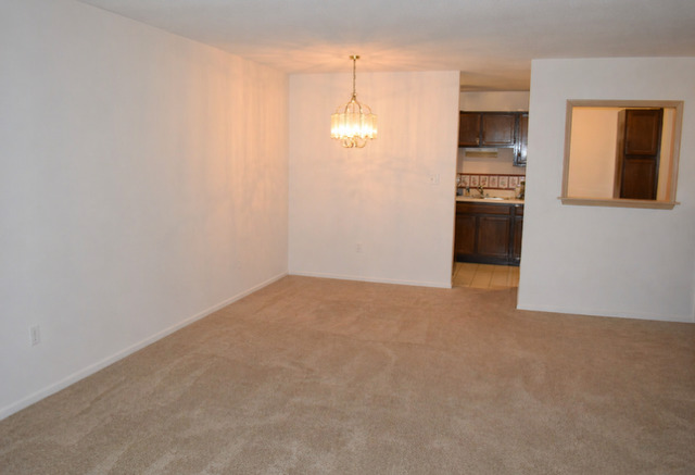 Homes for sale in Lombard, IL | 2200 S Stewart Ave #1C, Lombard, IL 60148 | MLS# 12628063