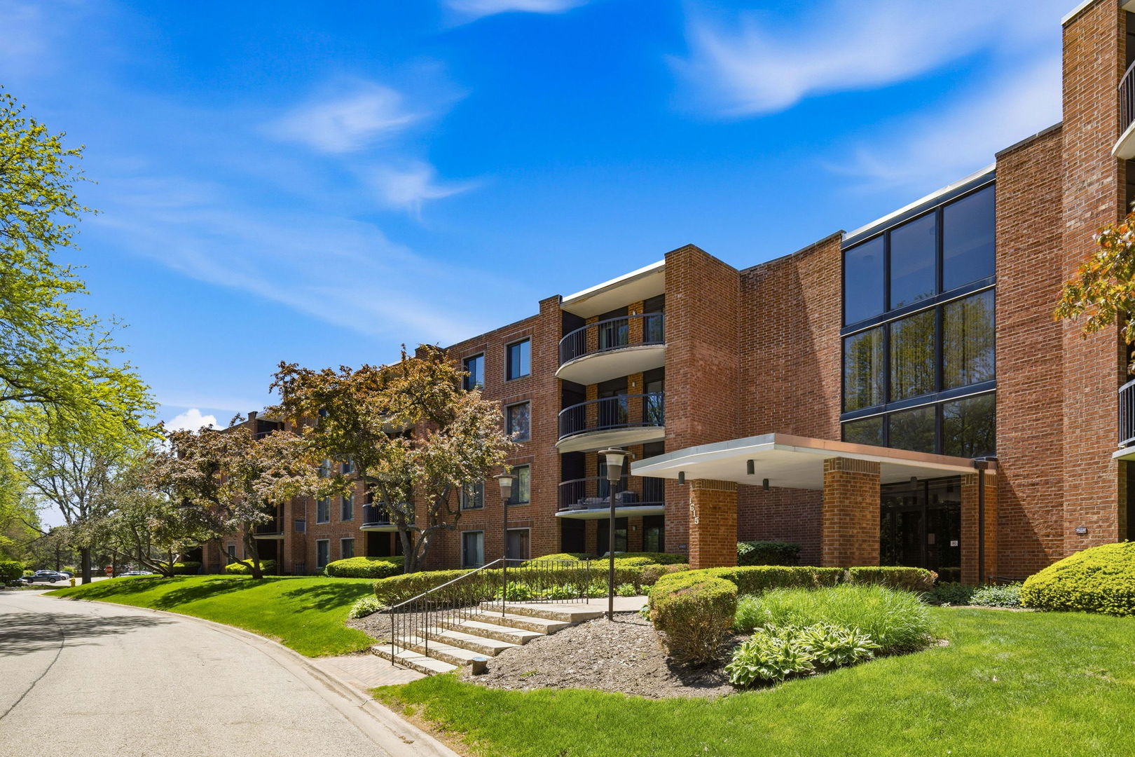 Homes for sale in Arlington Heights, IL | 1615 E Central Rd #113B, Arlington Heights, IL 60005 | MLS# 12628237