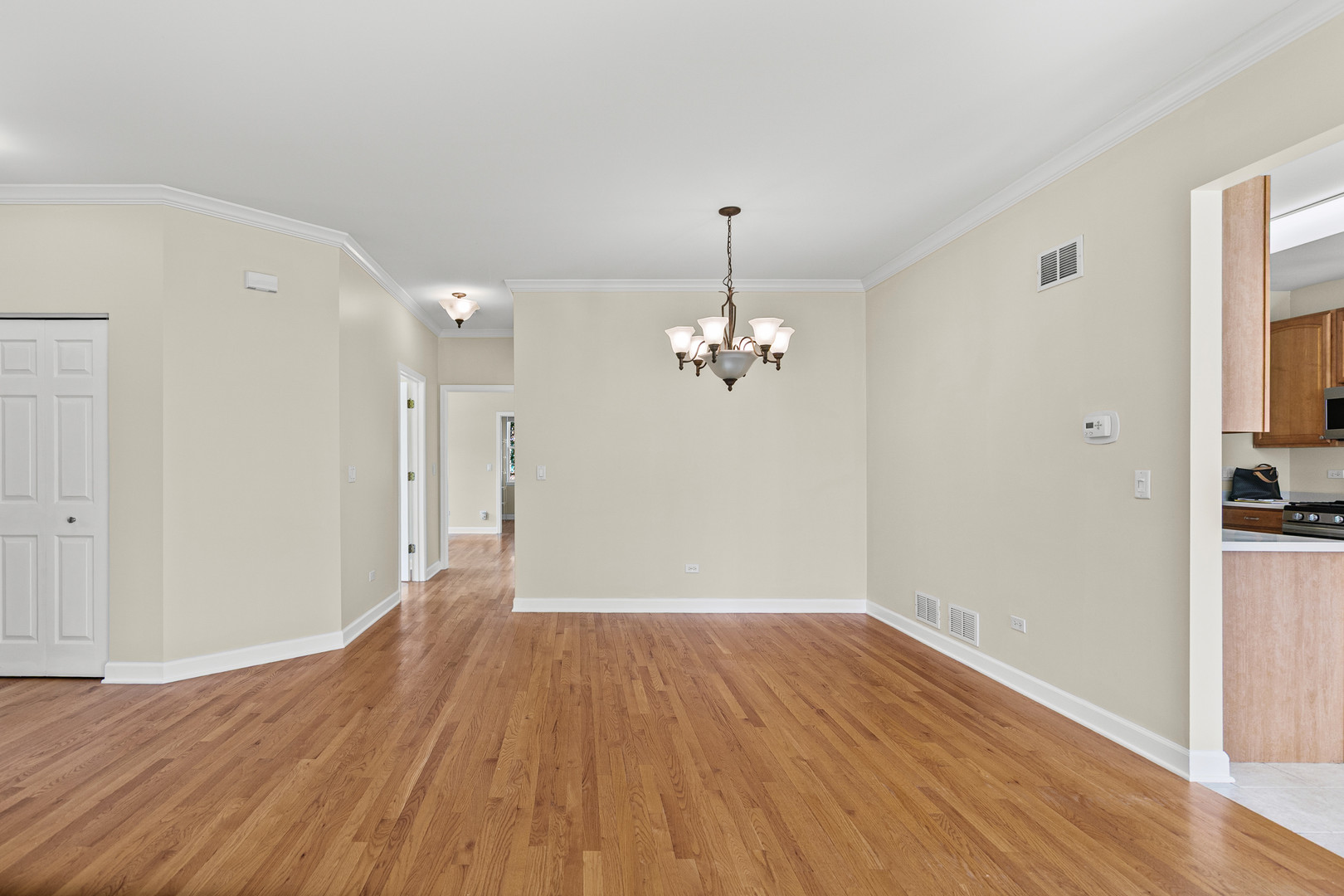 Homes for sale in Grayslake, IL | 104 Enfield Ln, Grayslake, IL 60030 | MLS# 12629323