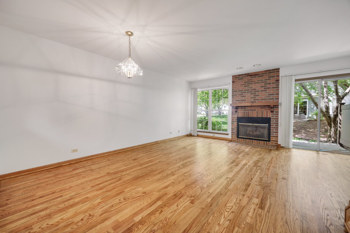 Homes for sale in Elk Grove Village, IL | 942 Little Falls Ct, Elk Grove Village, IL 60007 | MLS# 12629946