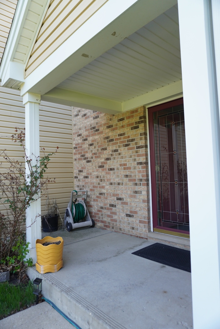 Homes for sale in Carpentersville, IL | 1310 York Dr, Carpentersville, IL 60110 | MLS# 12630133