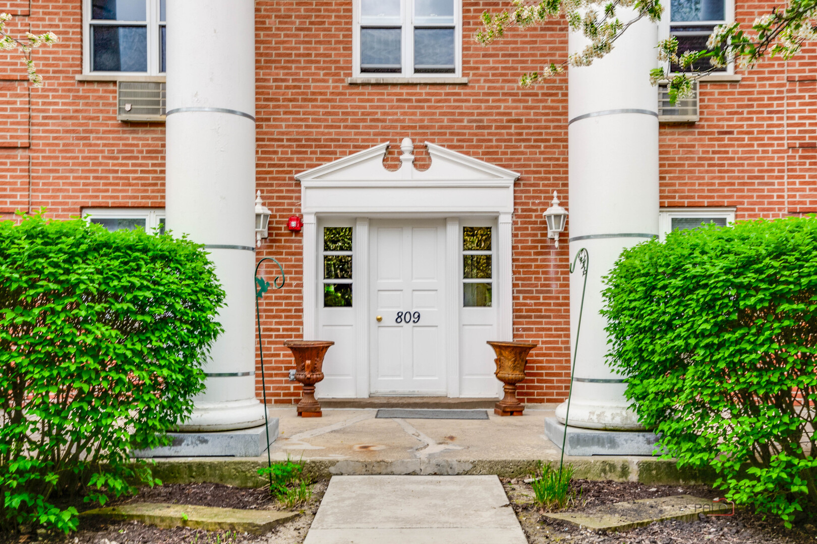 Homes for sale in Arlington Heights, IL | 809 E Miner St #3B, Arlington Heights, IL 60004 | MLS# 12630226