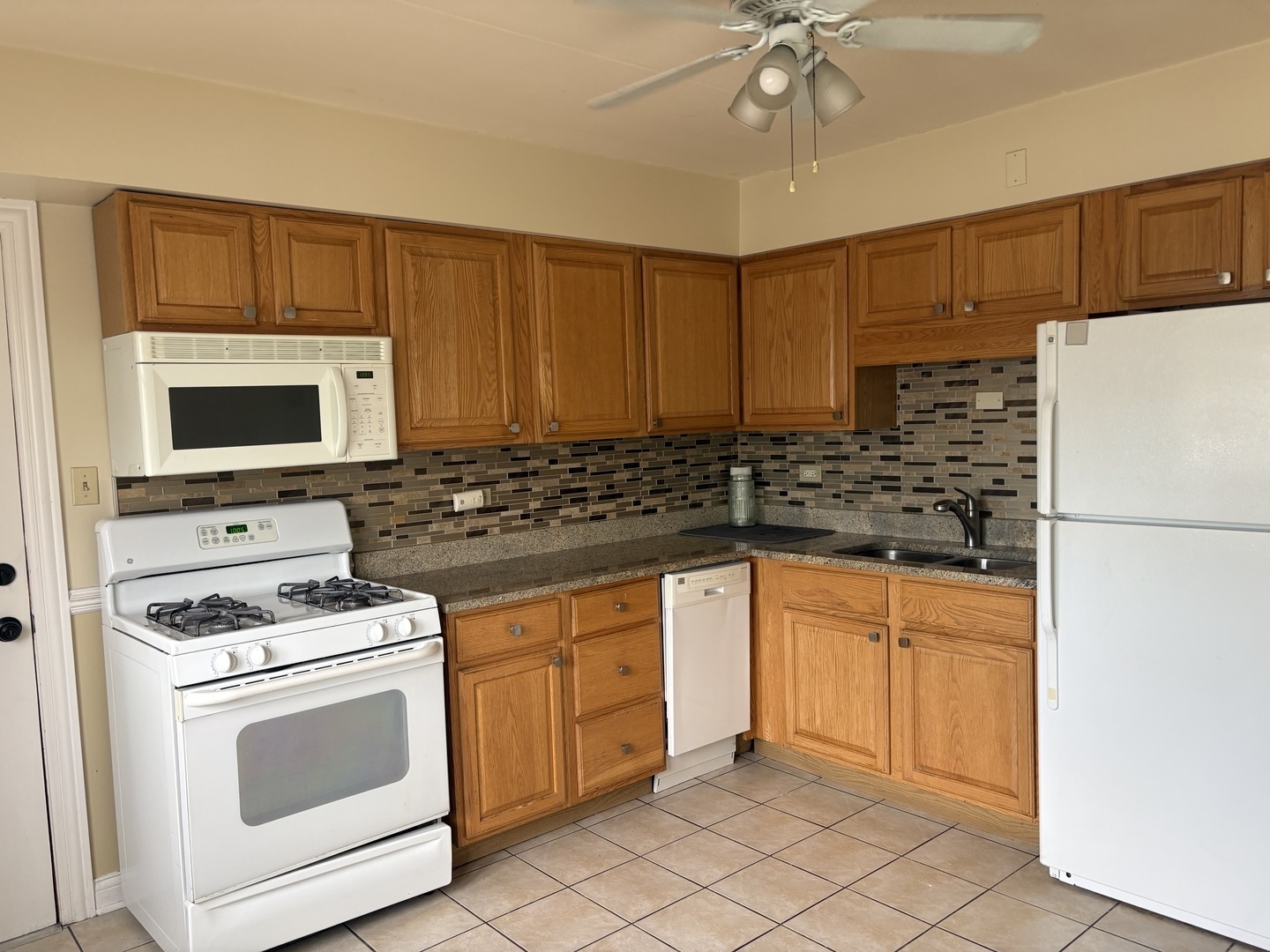 Homes for sale in Oak Lawn, IL | 4440 W 111Th St #16, Oak Lawn, IL 60453 | MLS# 12630715