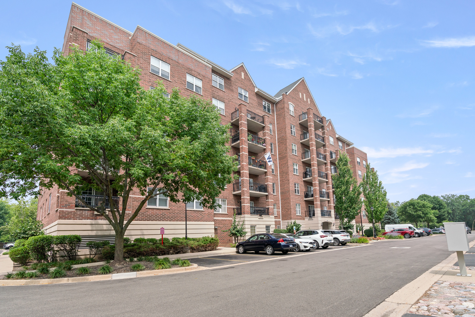 Homes for sale in Palatine, IL | 390 W Mahogany Ct #503, Palatine, IL 60067 | MLS# 12630972
