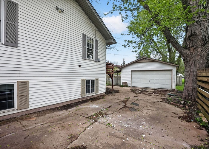 Homes for sale in Antioch, IL | 25174 W Claridan Ave, Antioch, IL 60002 | MLS# 12632386