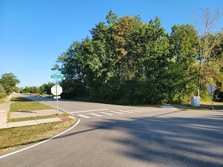 Homes for sale in Gurnee, IL | 125 S Delany Rd, Gurnee, IL 60031 | MLS# 12632617