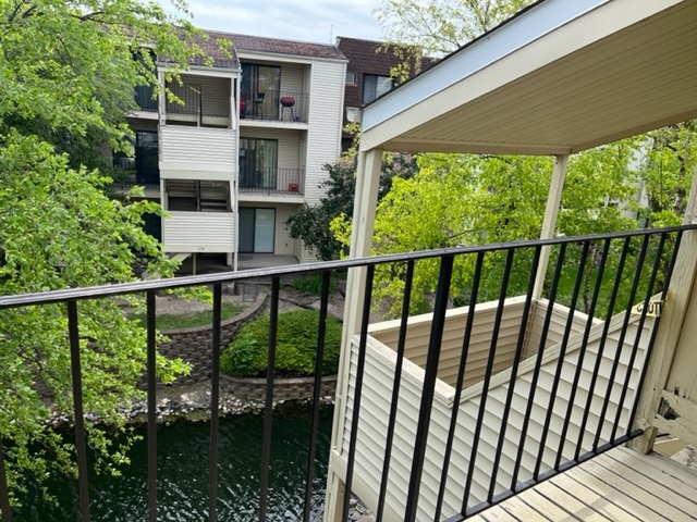2nd image of 183 N Waters Edge Dr W #301, Glendale Heights, IL 60139 | MLS# 12633880