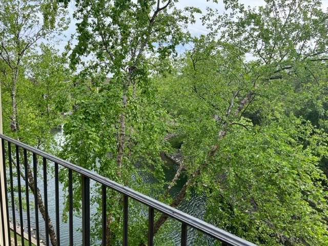 3rd image of 183 N Waters Edge Dr W, Glendale Heights, IL 60139