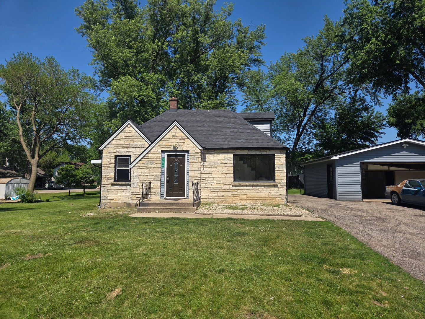Homes for sale in Round Lake Beach, IL | 1517 Meadowbrook Dr, Round Lake Beach, IL 60073 | MLS# 12634422