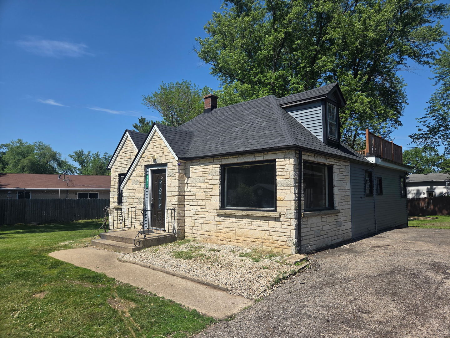 Homes for sale in Round Lake Beach, IL | 1517 Meadowbrook Dr, Round Lake Beach, IL 60073 | MLS# 12634422