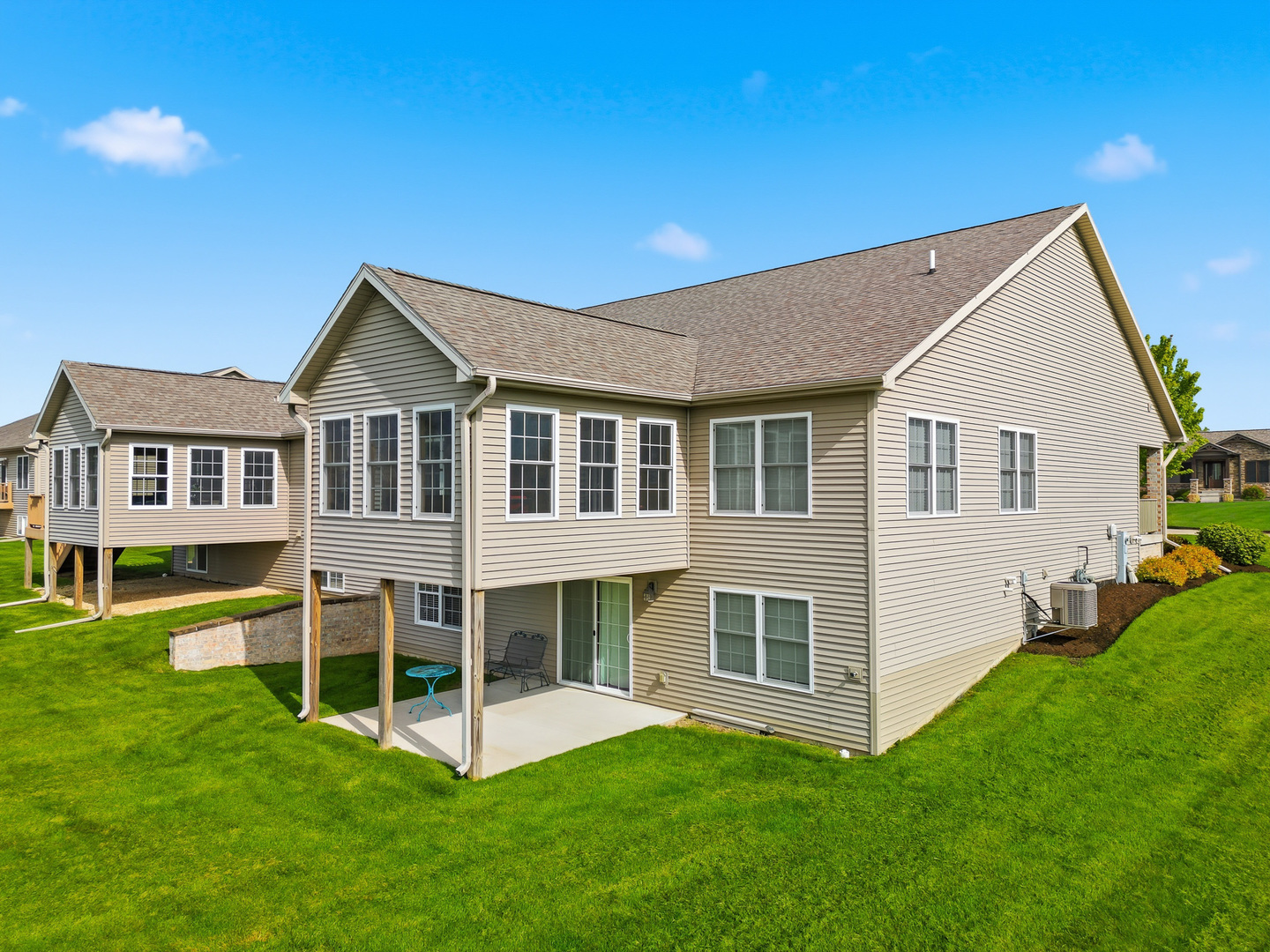 Homes for sale in Dixon, IL | 723 Yingling Dr, Dixon, IL 61021 | MLS# 12634473