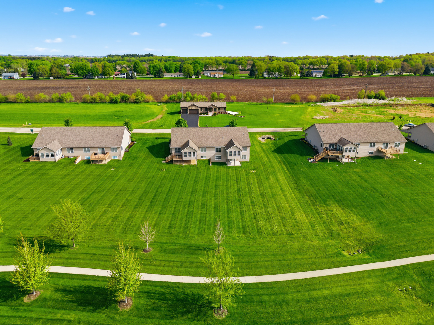 Homes for sale in Dixon, IL | 723 Yingling Dr, Dixon, IL 61021 | MLS# 12634473