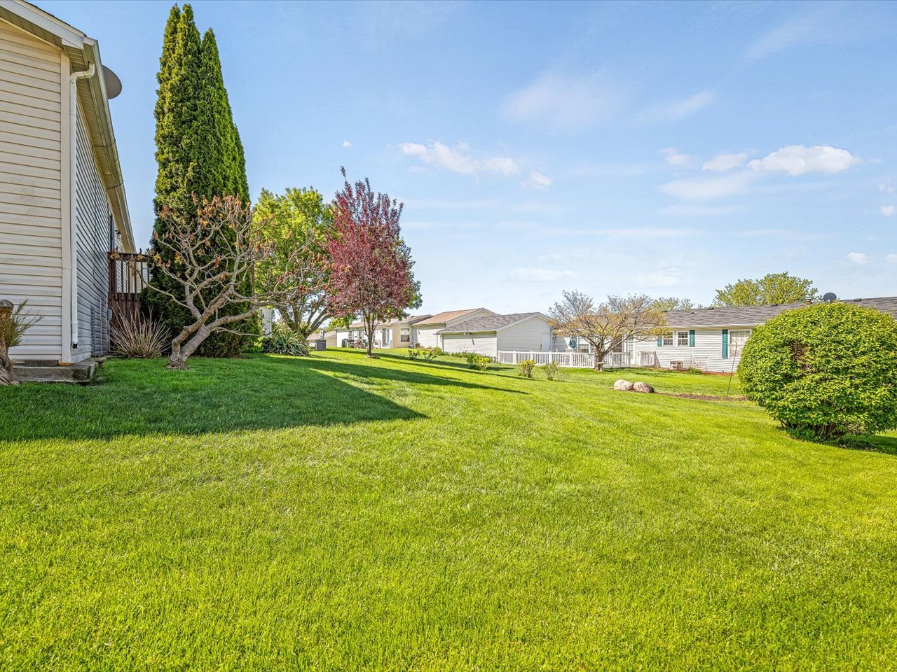 Homes for sale in Machesney Park, IL | 8438 Hickory Tree Dr, Machesney Park, IL 61115 | MLS# 12634871