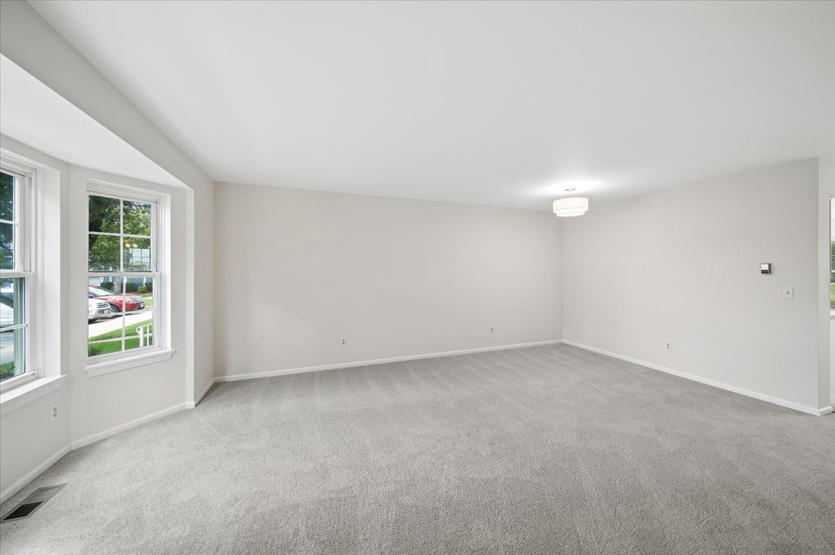 Homes for sale in Geneva, IL | 1573 Delaware Ct, Geneva, IL 60134 | MLS# 12635904