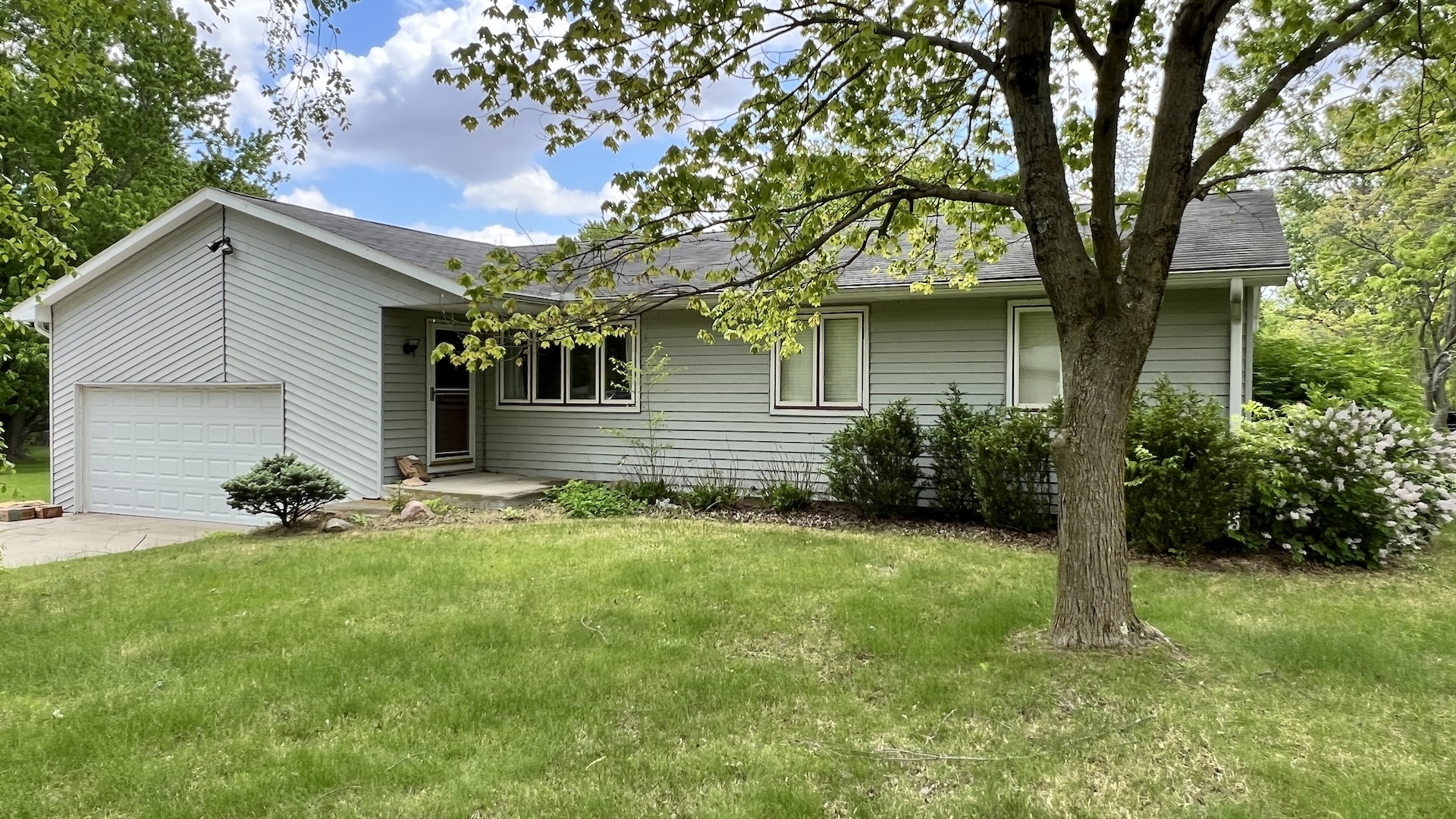 Homes for sale in Mahomet, IL | 1207 W Dianne Ln, Mahomet, IL 61853 | MLS# 12636440