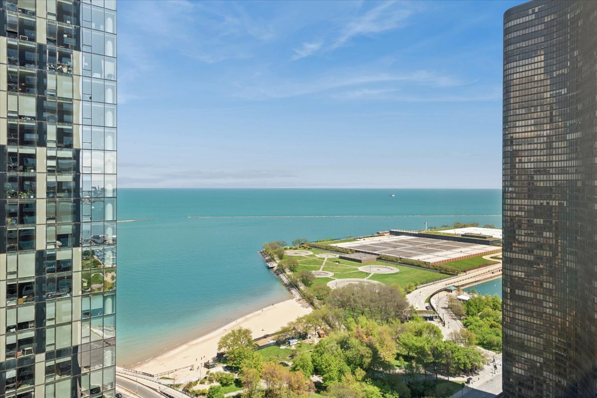 4th image of 474 N Lake Shore Dr, Chicago, IL 60611