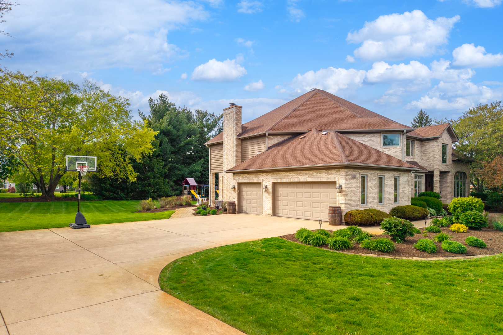 Homes for sale in Wayne, IL | 4n428 Kingswood Ct, Wayne, IL 60184 | MLS# 12637553