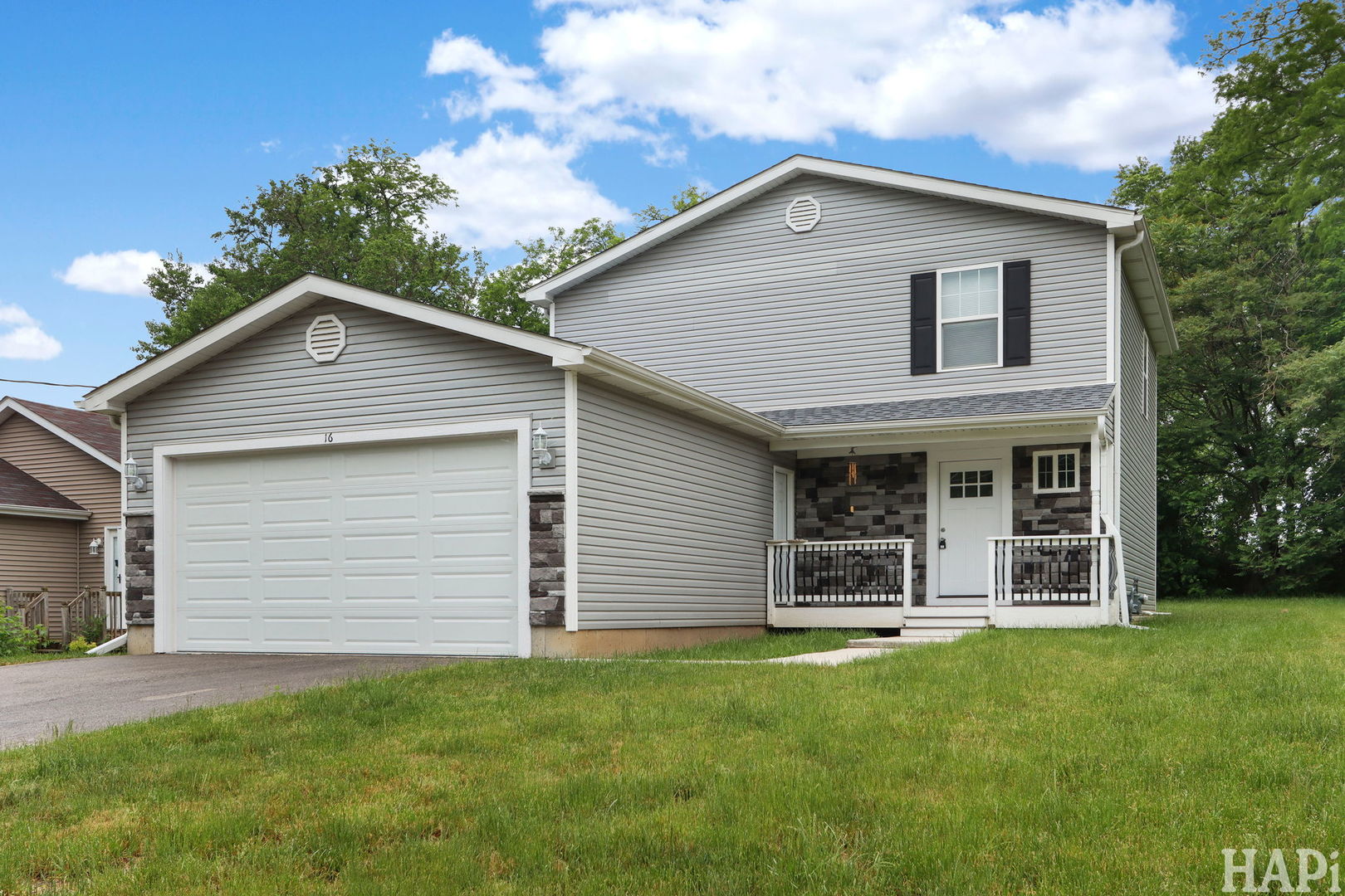 Homes for sale in Fox Lake, IL | 16 Elm Ave, Fox Lake, IL 60020 | MLS# 12637618
