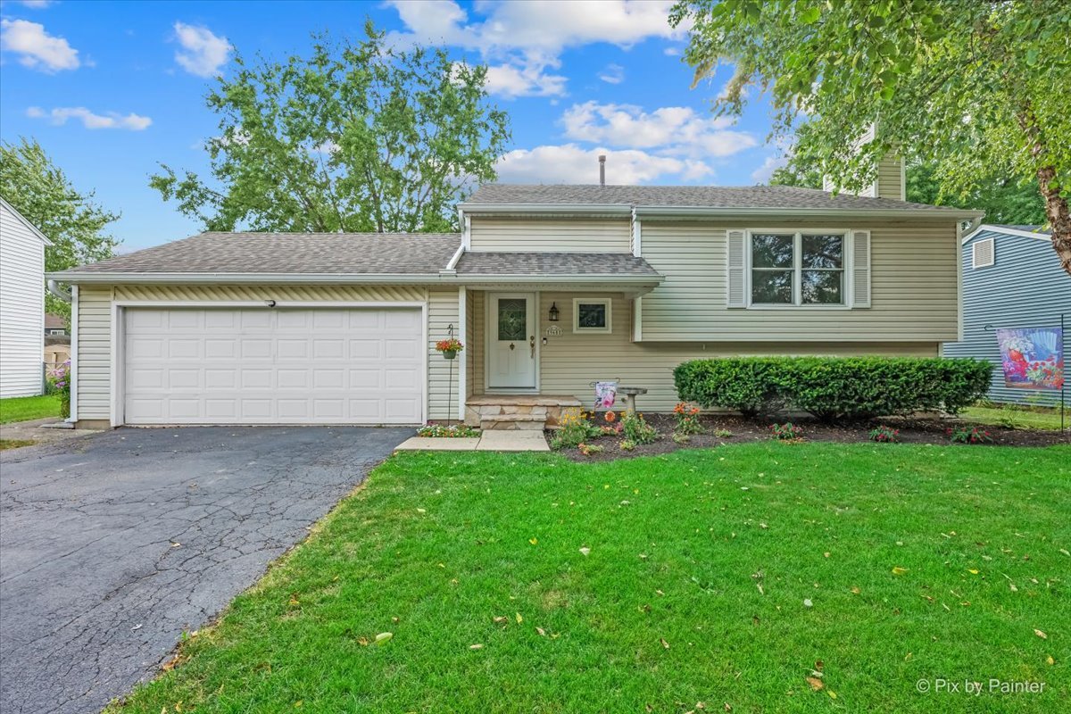 1st image of 960 Independence Ave, Saint Charles, IL 60174 | MLS# 12637657