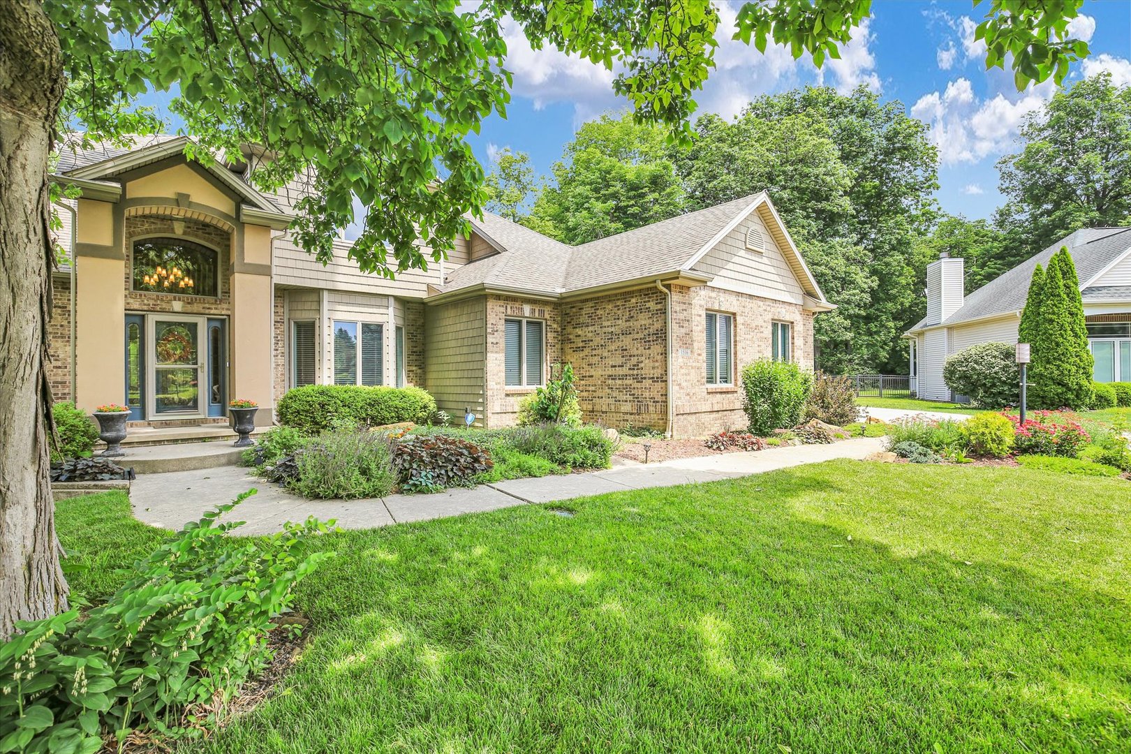 Homes for sale in Mahomet, IL | 1516 River Bluff Dr, Mahomet, IL 61853 | MLS# 12638328