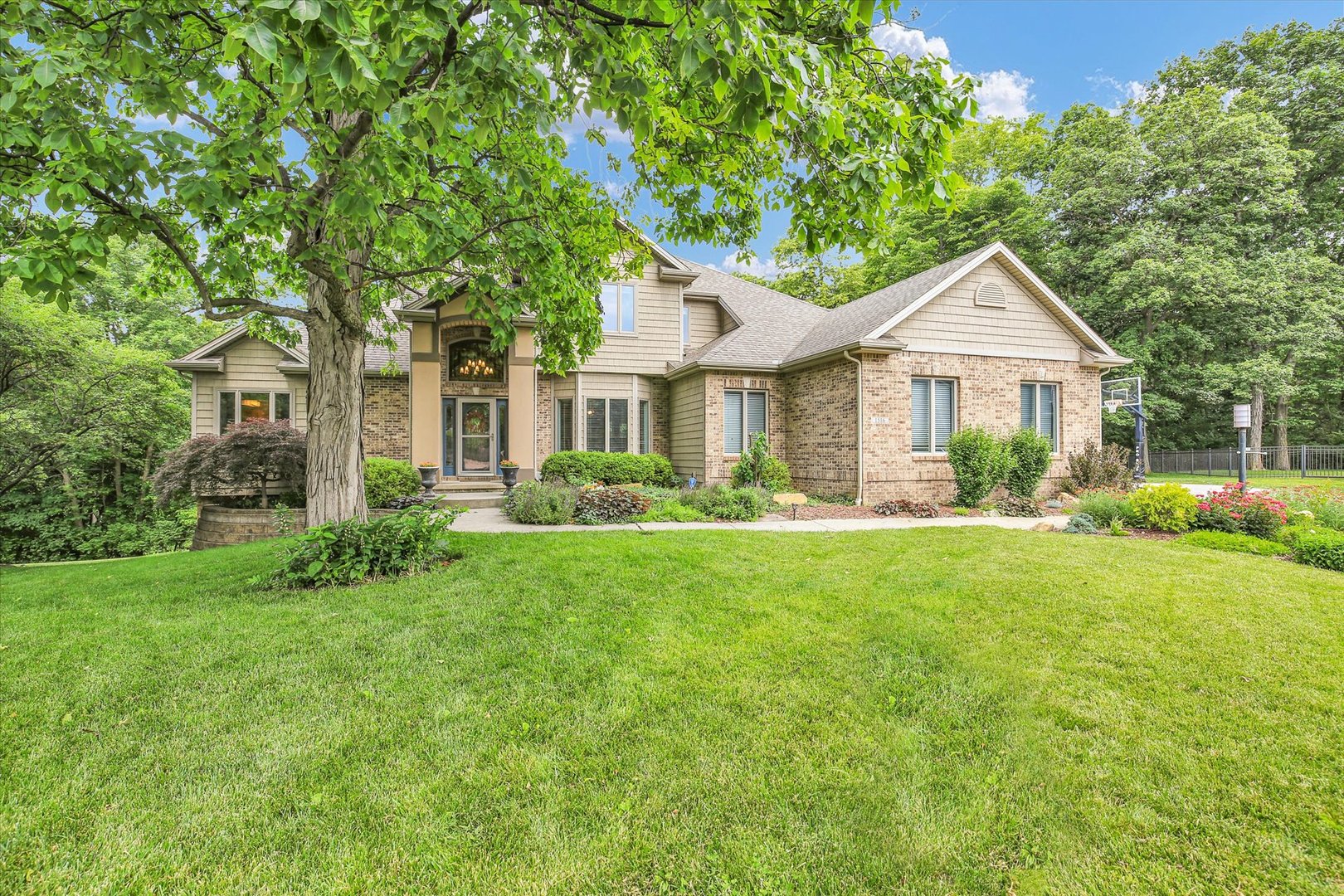 Homes for sale in Mahomet, IL | 1516 River Bluff Dr, Mahomet, IL 61853 | MLS# 12638328