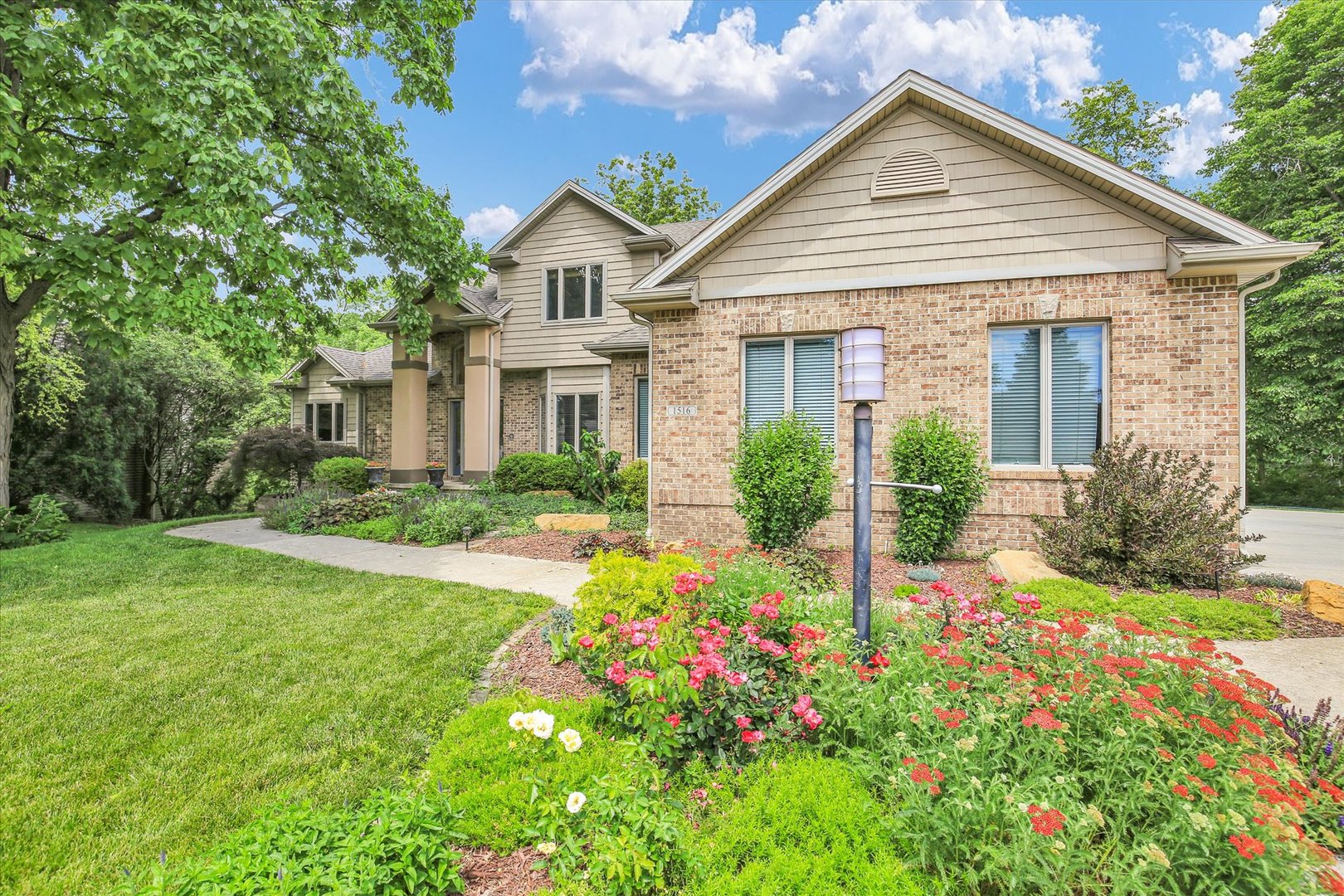Homes for sale in Mahomet, IL | 1516 River Bluff Dr, Mahomet, IL 61853 | MLS# 12638328