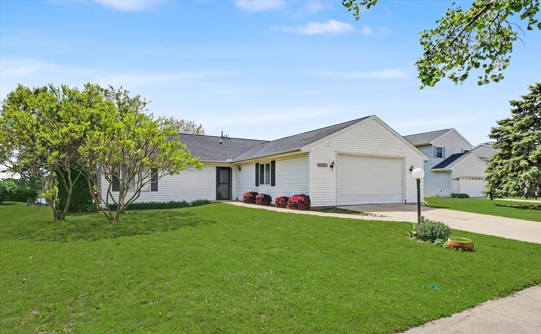 Homes for sale in Champaign, IL | 3403 Timberline Dr, Champaign, IL 61822 | MLS# 12638446