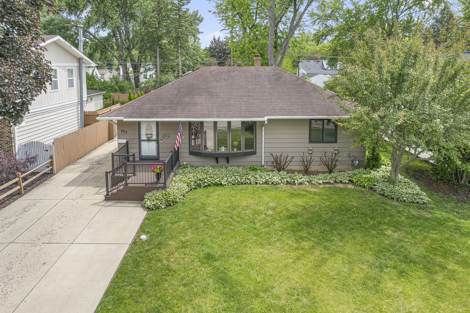 Homes for sale in Grayslake, IL | 253 Heather Ave, Grayslake, IL 60030 | MLS# 12638984