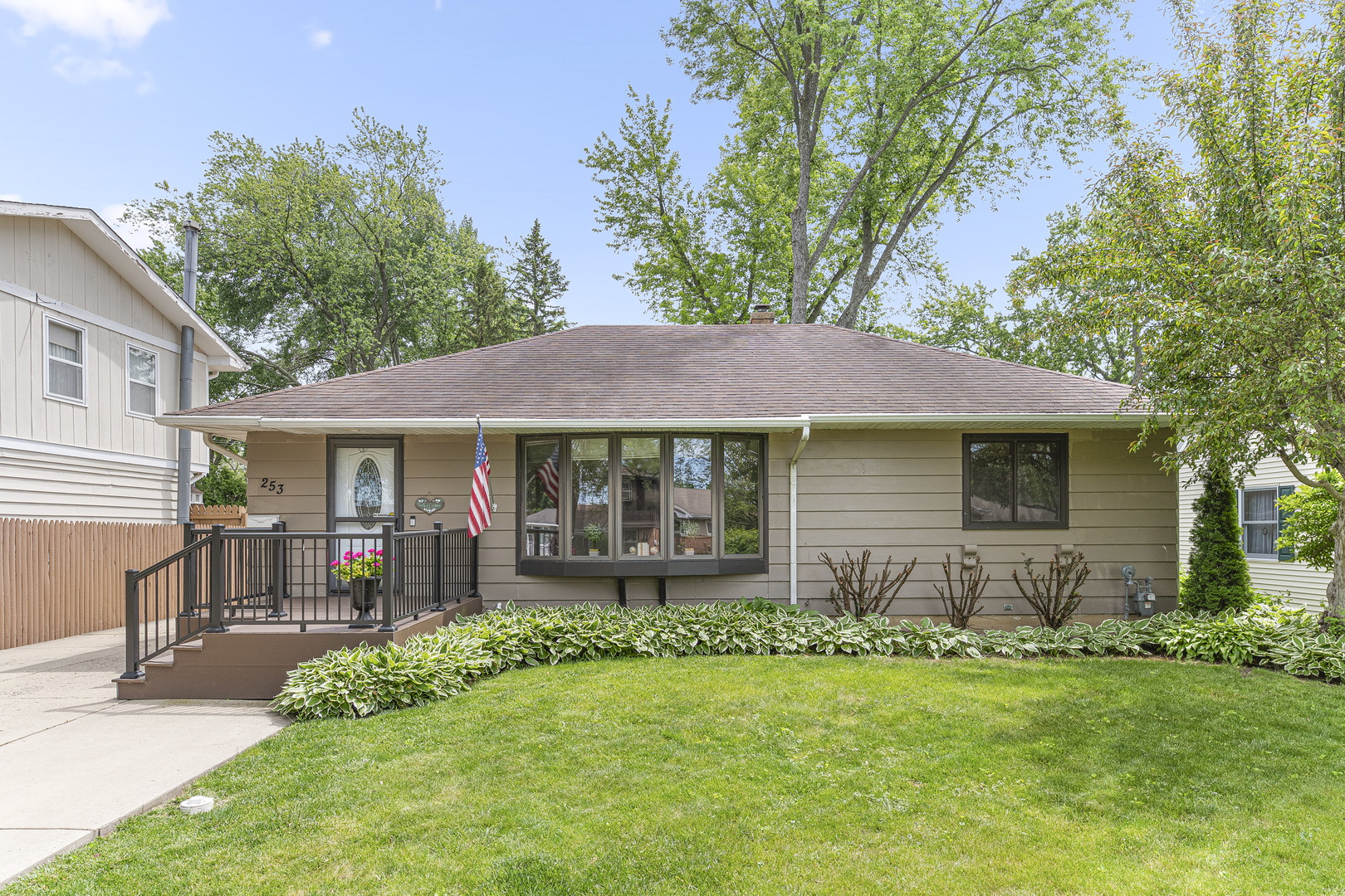 Homes for sale in Grayslake, IL | 253 Heather Ave, Grayslake, IL 60030 | MLS# 12638984