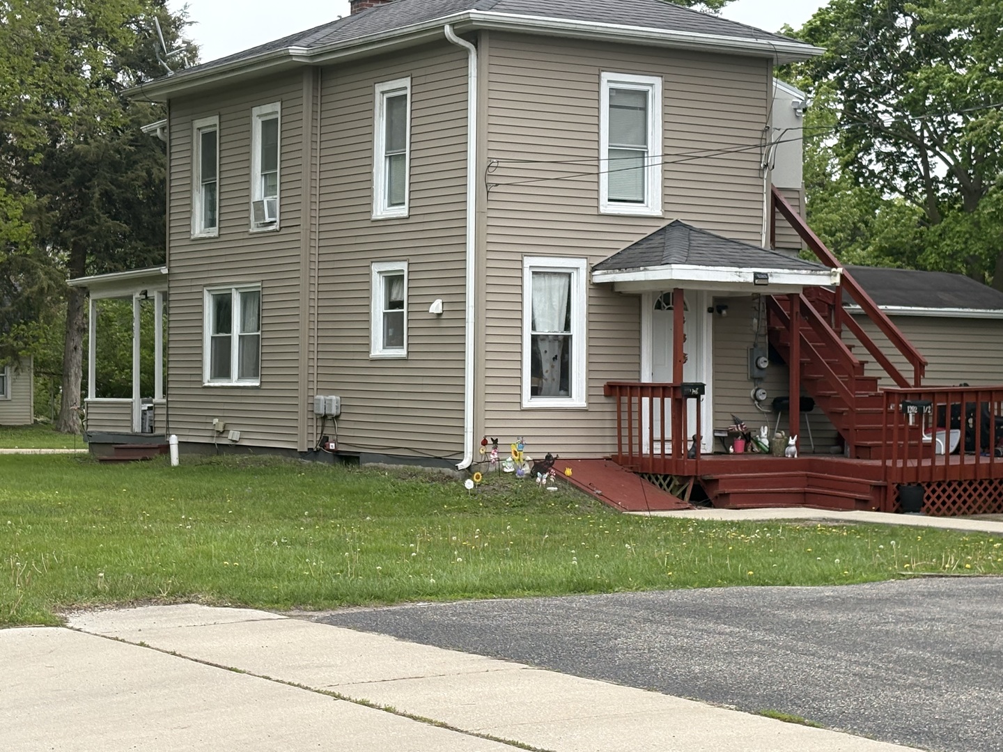 2nd image of 1202 1st Ave, Rochelle, IL 61068 | MLS# 12639089