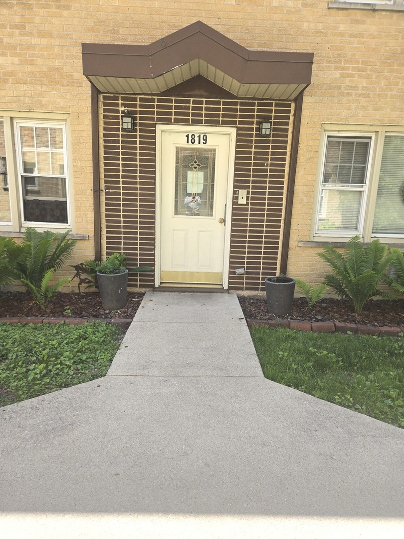Homes for sale in Chicago, IL | 1819 W Touhy Ave #6, Chicago, IL 60626 | MLS# 12639129