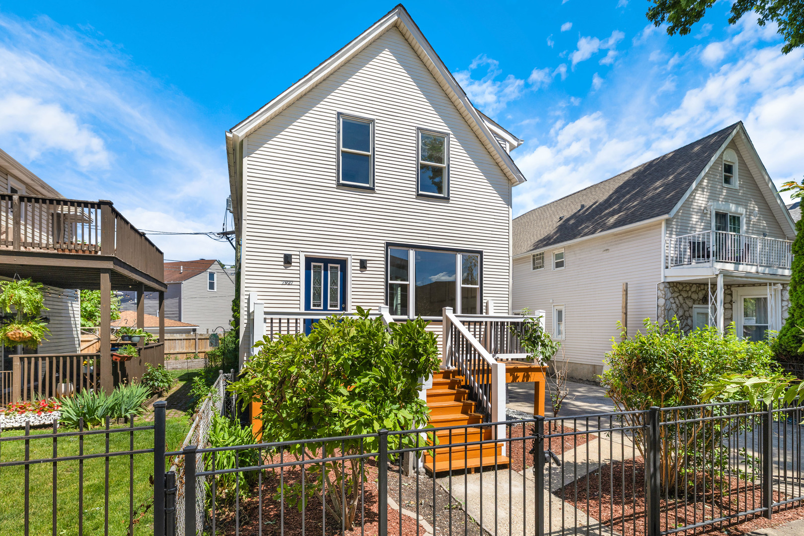 Homes for sale in Chicago, IL | 2927 N Rockwell St, Chicago, IL 60618 | MLS# 12639142