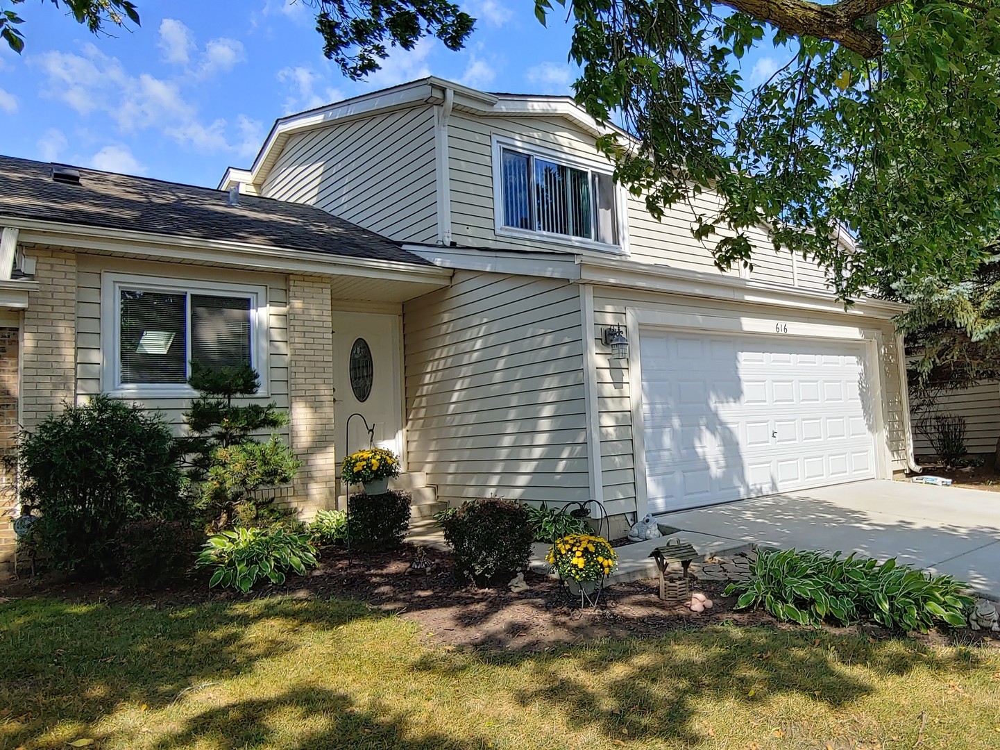 1st image of 616 Claridge Cir, Hoffman Estates, IL 60169 | MLS# 12639538