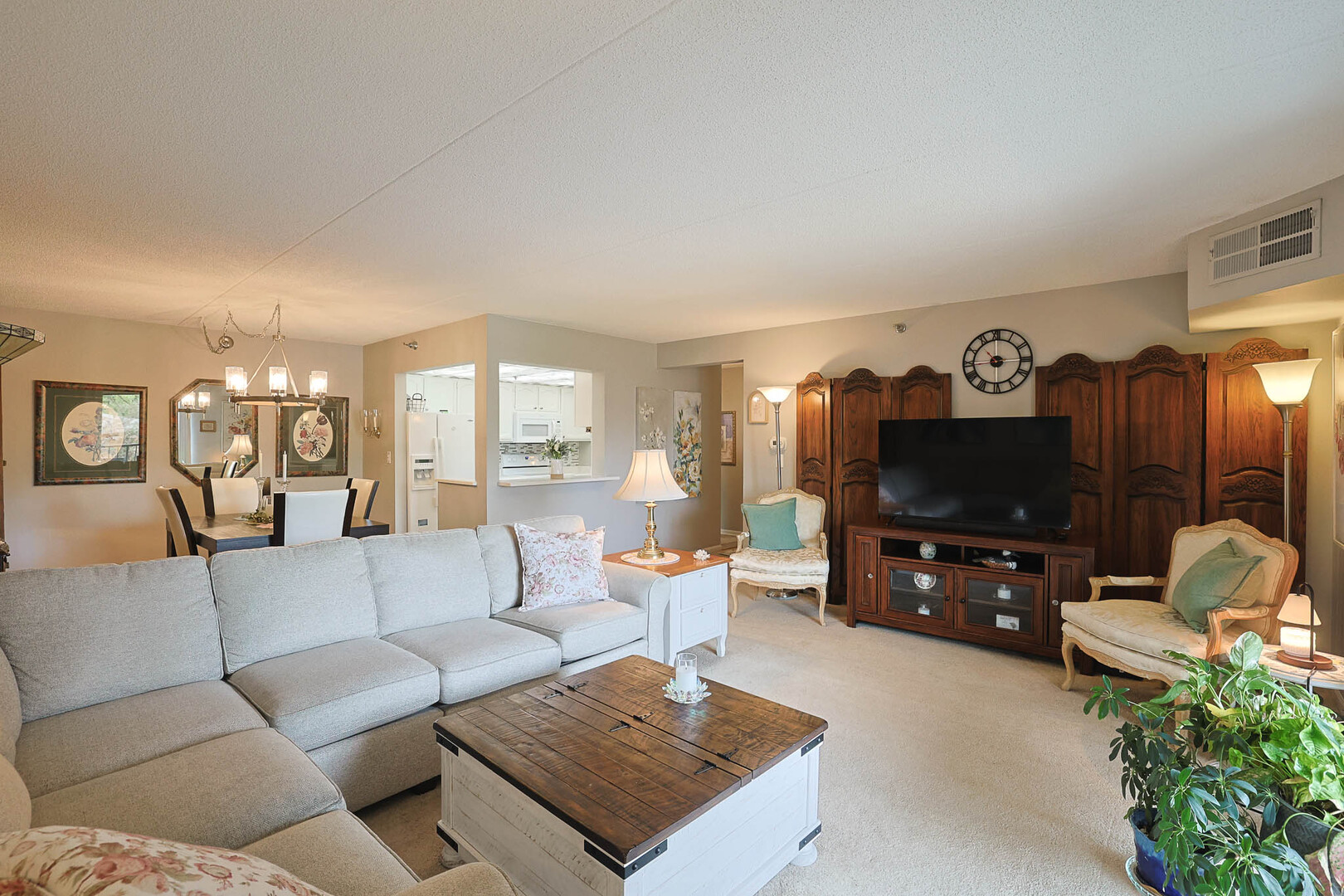 Homes for sale in Bloomingdale, IL | 1 Bloomingdale Pl, Bloomingdale, IL 60108