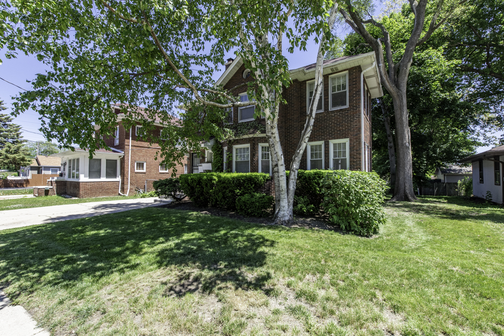 Homes for sale in Waukegan, IL | 1609 N Sheridan Rd, Waukegan, IL 60085 | MLS# 12640287