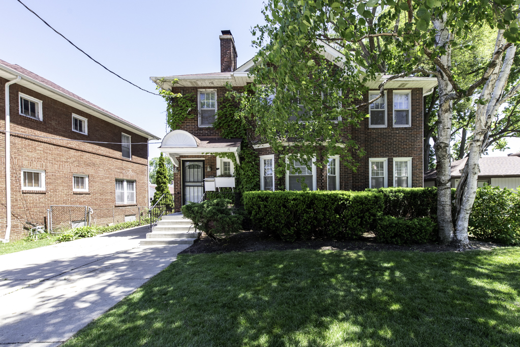 Homes for sale in Waukegan, IL | 1609 N Sheridan Rd, Waukegan, IL 60085 | MLS# 12640287