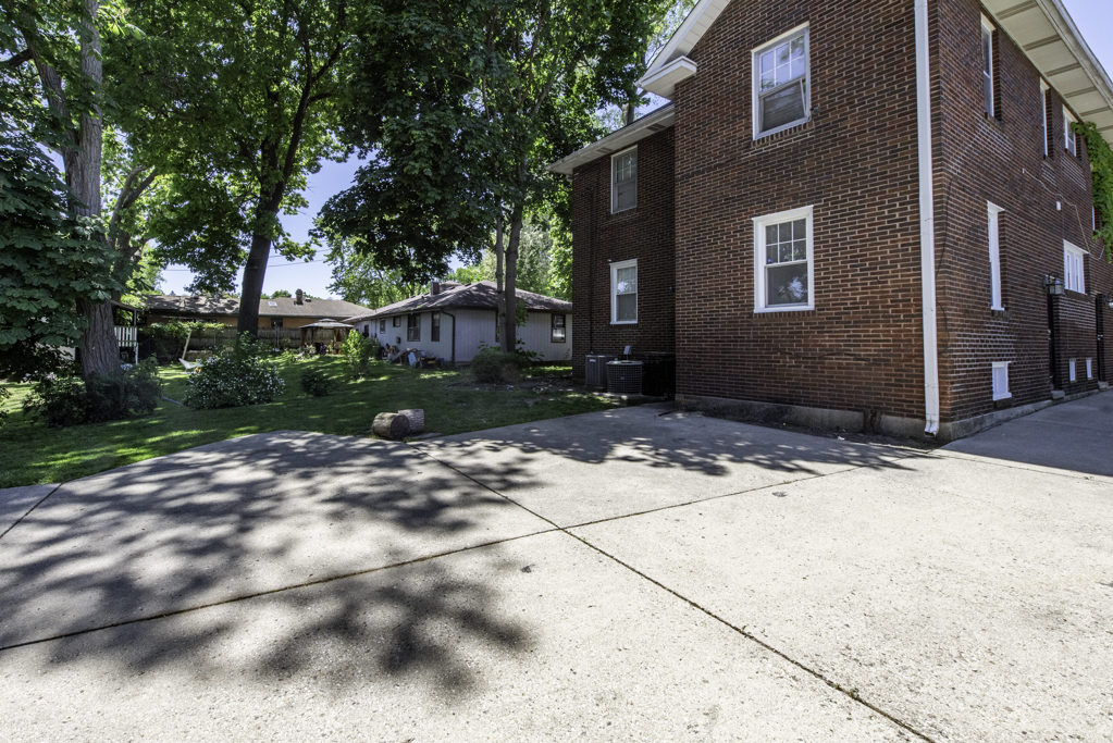 Homes for sale in Waukegan, IL | 1609 N Sheridan Rd, Waukegan, IL 60085 | MLS# 12640287