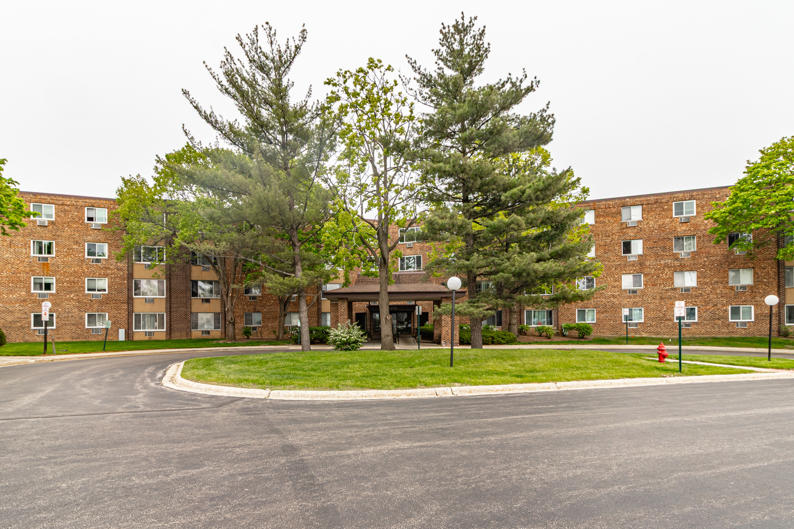 Homes for sale in Hoffman Estates, IL | 1475 Rebecca Dr #422, Hoffman Estates, IL 60194 | MLS# 12640359