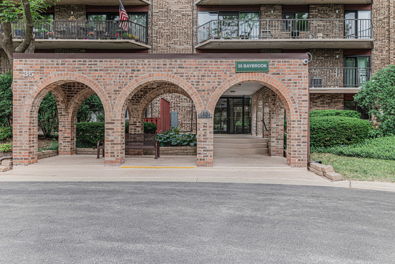 Homes for sale in Palatine, IL | 35 S Baybrook Dr #610, Palatine, IL 60074 | MLS# 12640901